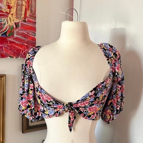 Forever 21 Tops - forever 21 multicolor floral crop top